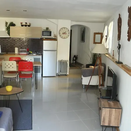 Apartment Fornells Castello  D'Empuries